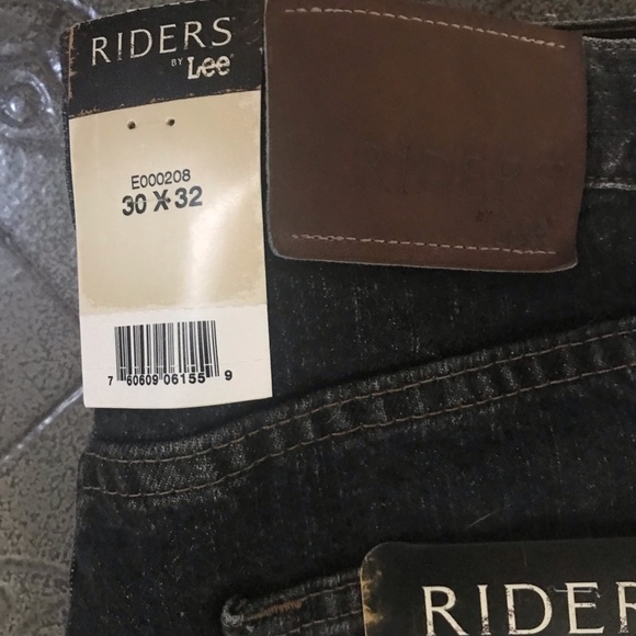 New ! Riders by Lee Black Jeans - Size 30x32 - Picture 6 of 7